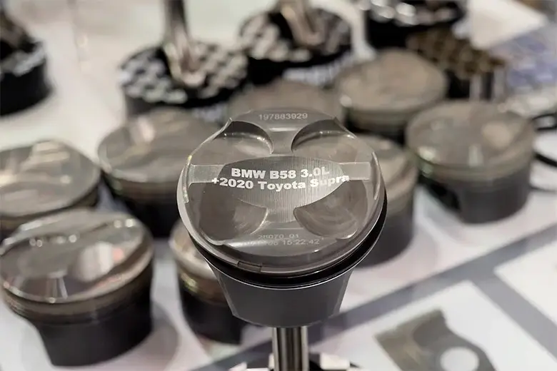 Motor BMW B58 de seis cilindros em linha com foco em engenharia e performance — imagem 3