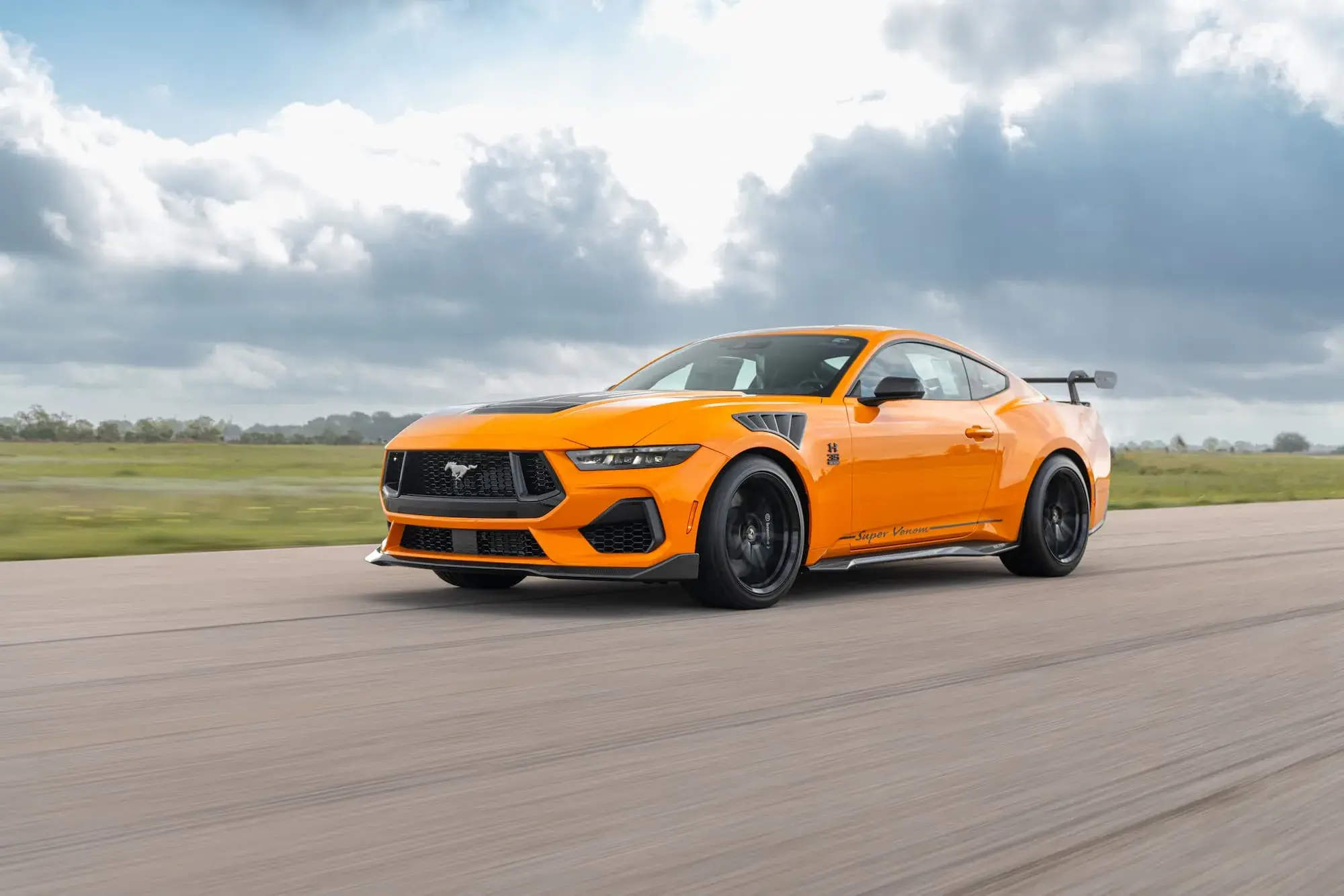 Hennessey Super Venom Mustang 850 hp em edição limitada de 35 anos — imagem 17
