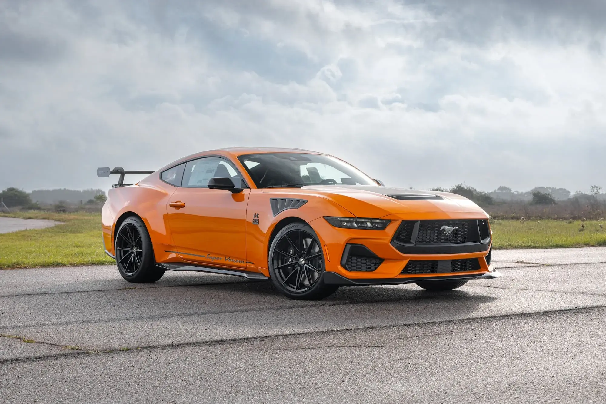 Hennessey Super Venom Mustang 850 hp em edição limitada de 35 anos — imagem 2