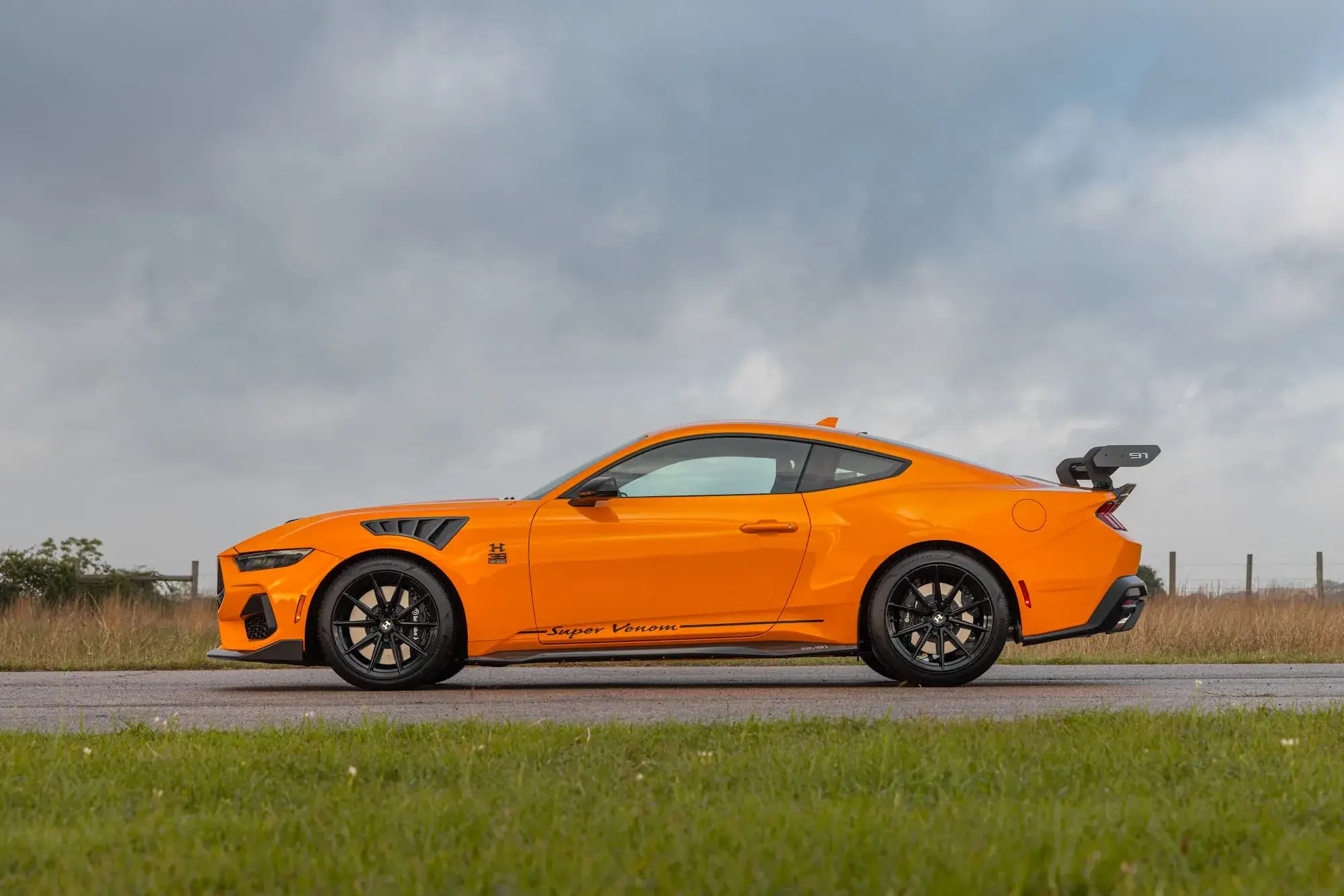 Hennessey Super Venom Mustang 850 hp em edição limitada de 35 anos — imagem 4