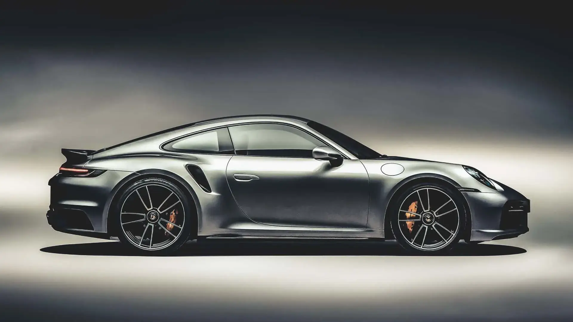 Porsche 992 GT3 em bancada para desbloqueio e calibração customizada da ECU Bosch MG1